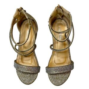 Lucky Top‎ Girl’s Dress Sandal. Size 1